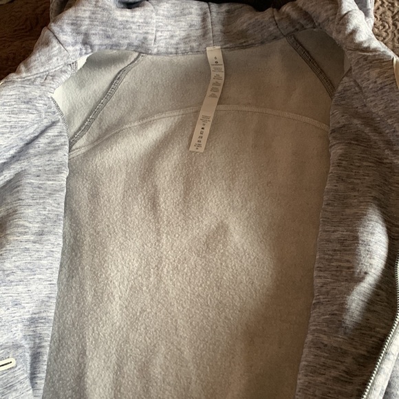 Lululemon Scuba Hoodie. Front zipper, gray. Sz:6 - Picture 16 of 16